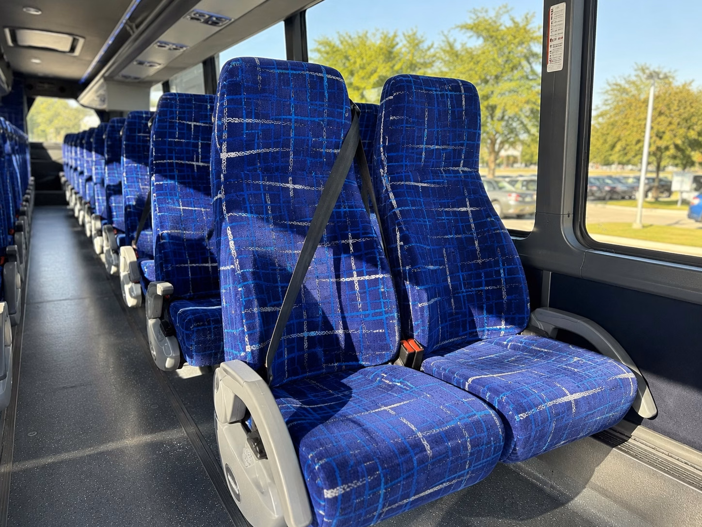 guest shuttle buses between beaverton hotels and wedding venues