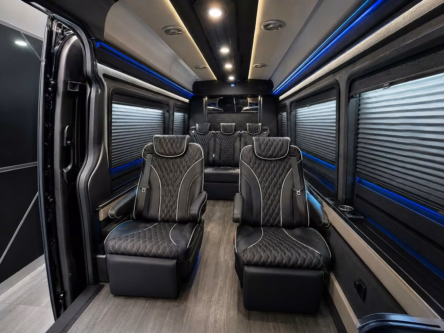hotel and resort airport shuttle service around beaverton