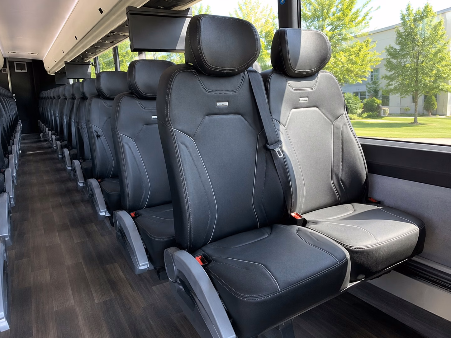 why beaverton couples choose coachbusbeaverton com for wedding transportation
